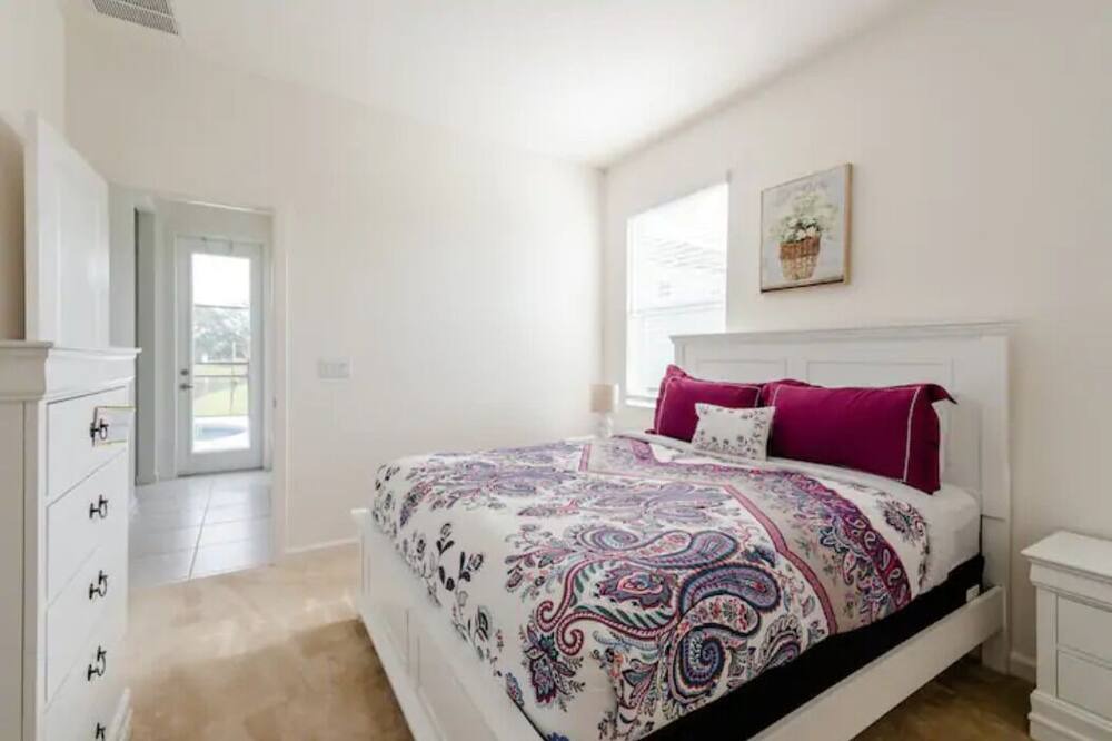 Photo of Bedroom in Veranda Palms