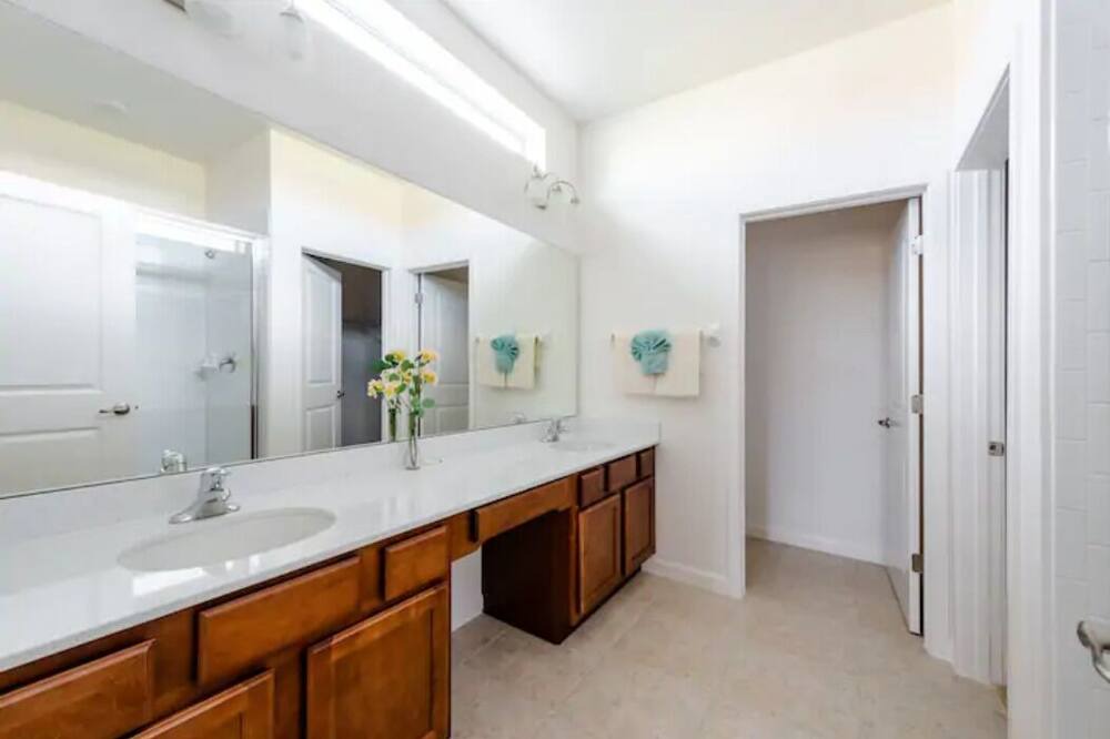 Photo of Bathroom in Veranda Palms