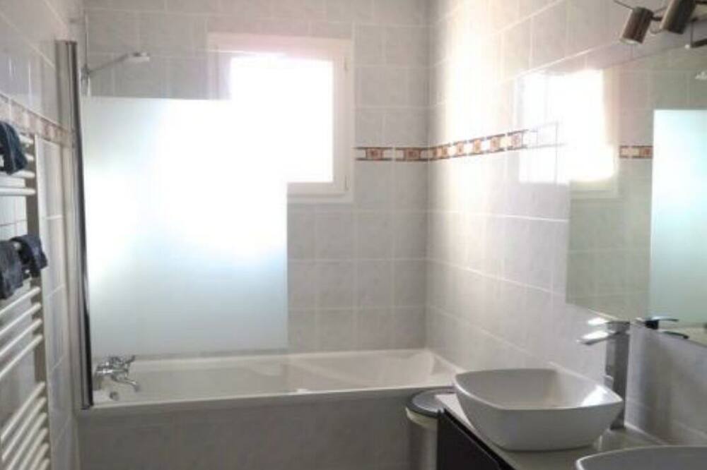 Photo of Bathroom in Liouc