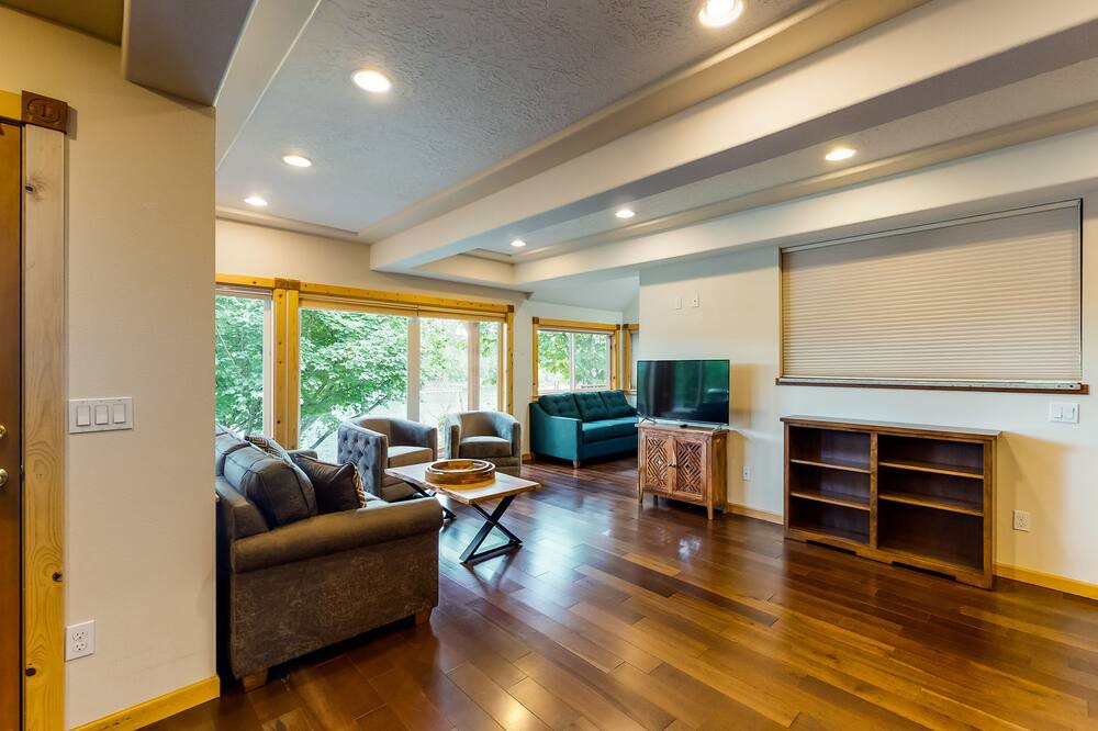 Photo of Others in Oak Grove