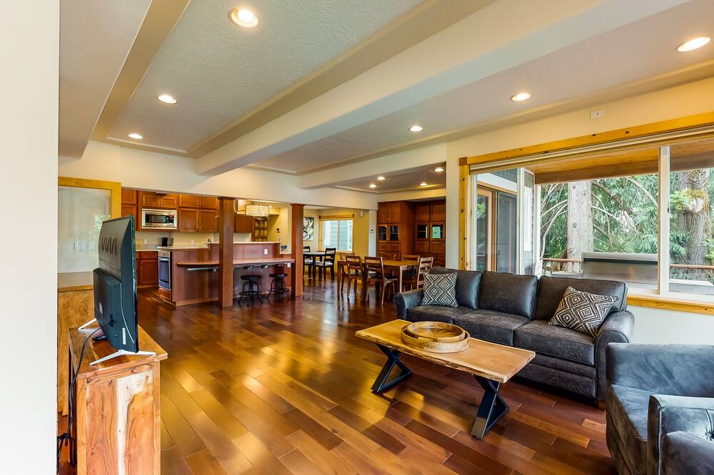 Photo of Others in Oak Grove