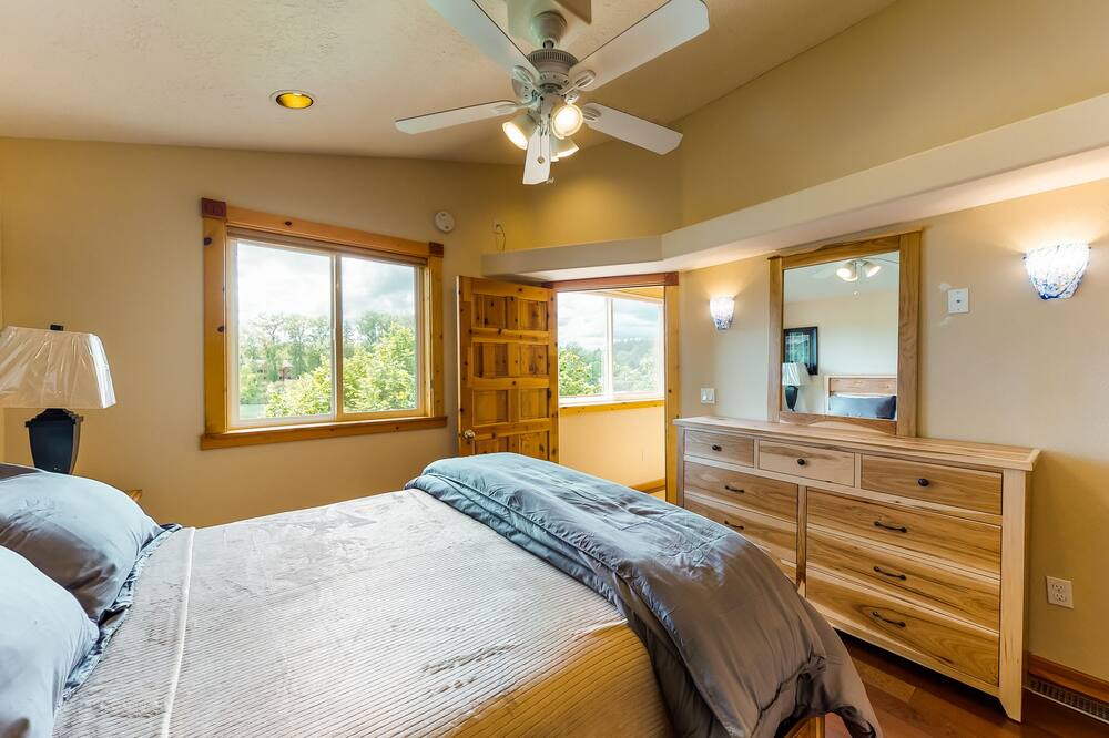 Photo of Others in Oak Grove