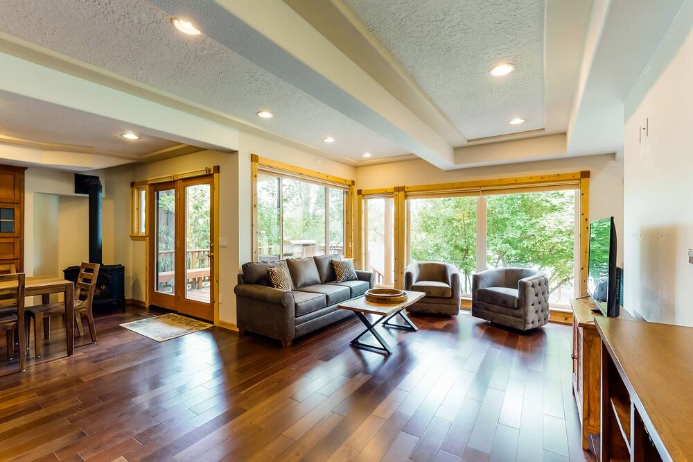 Photo of Others in Oak Grove