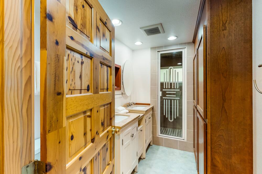 Photo of Others in Oak Grove