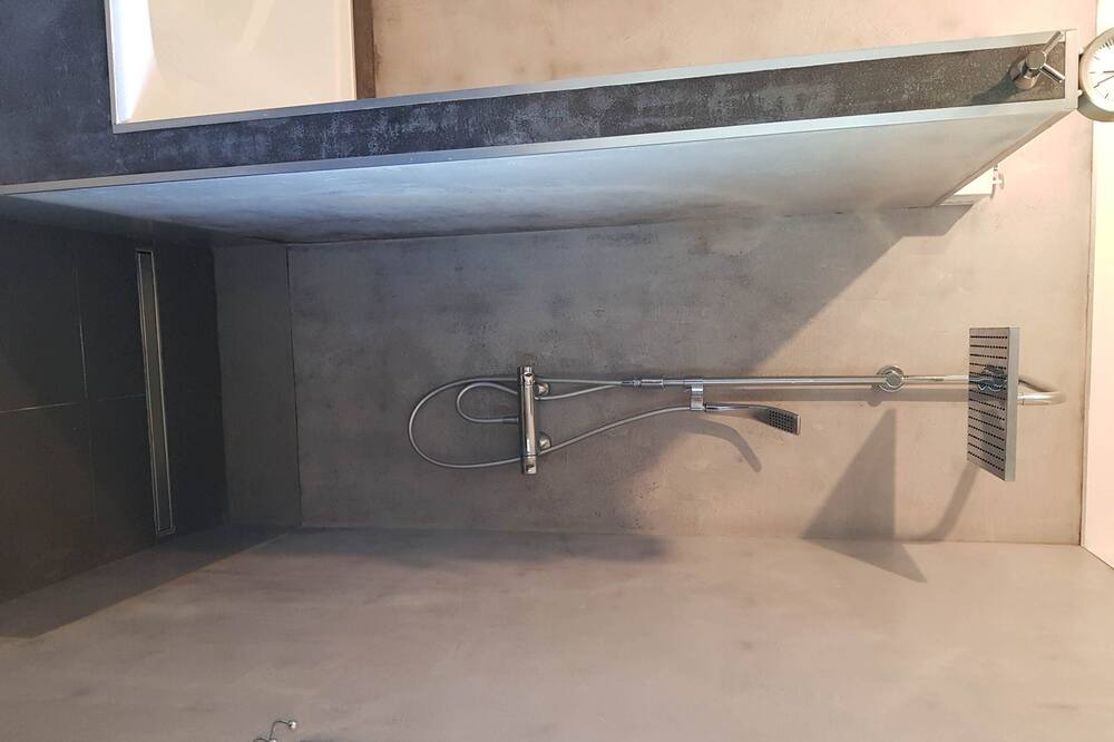 Photo of Bathroom in Ventenac-Cabardes