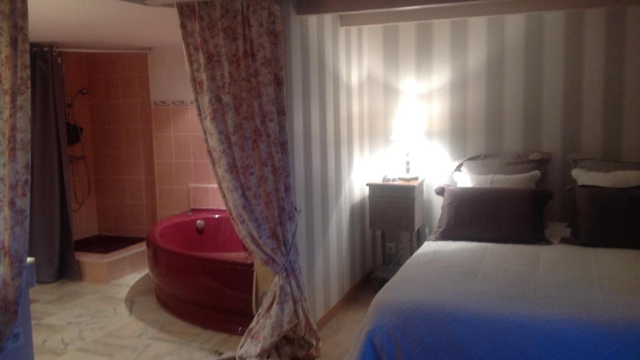 Photo of Bedroom in Tremereuc