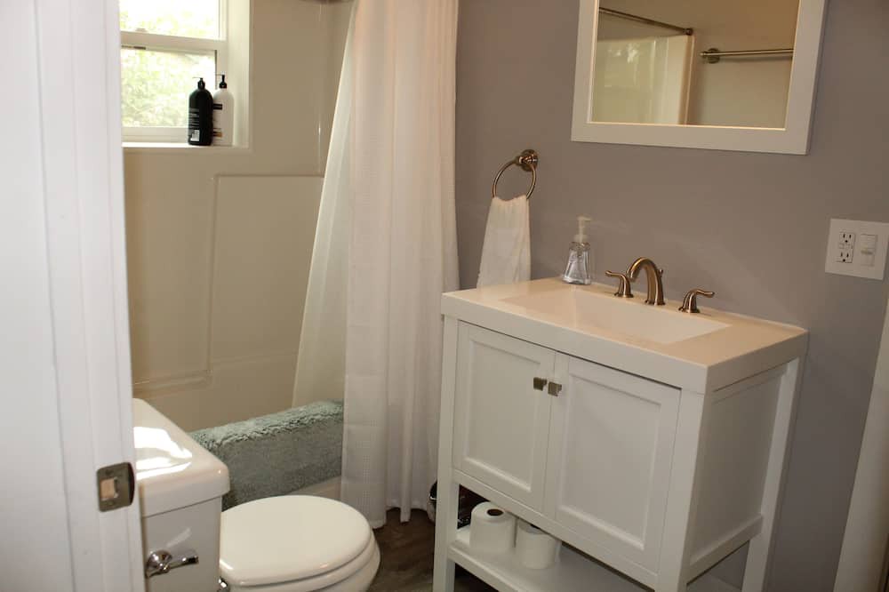 Photo of Bathroom in Belt