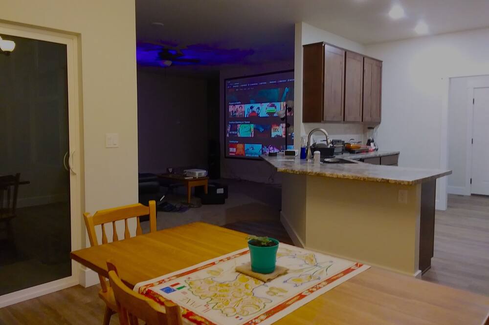 Photo of Livingroom in Brush
