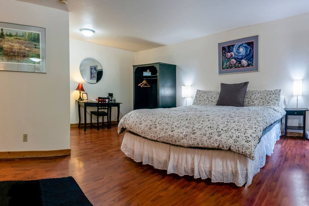 Photo of Bedroom in Ashland