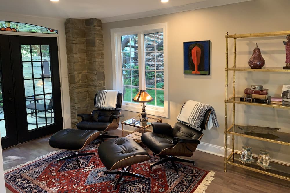 Photo of Livingroom in Lancaster