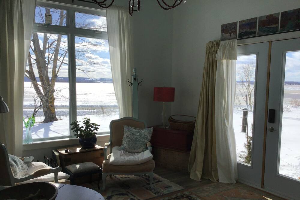 Photo of Livingroom in Kingsport