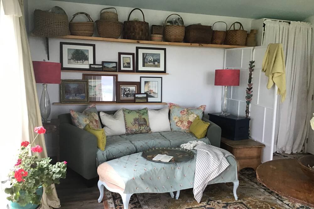 Photo of Livingroom in Kingsport