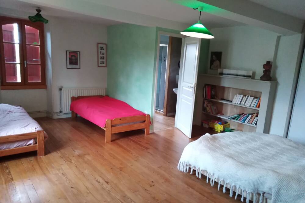 Photo of Others in Sansan