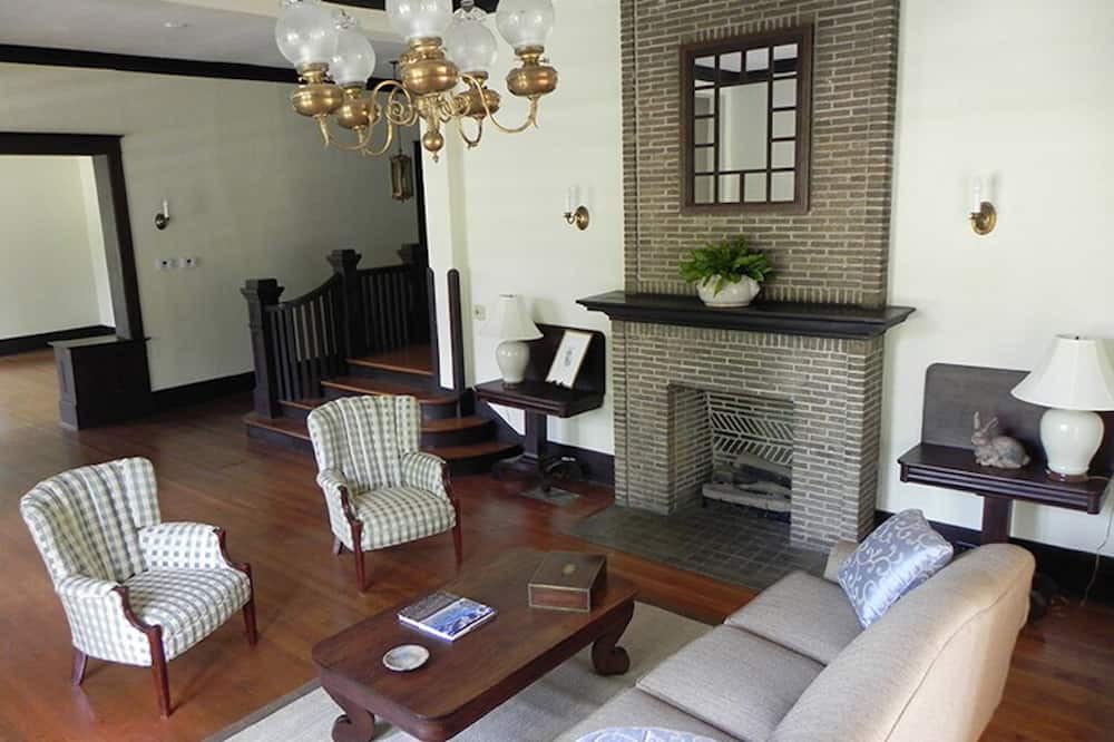 Photo of Livingroom in Leland
