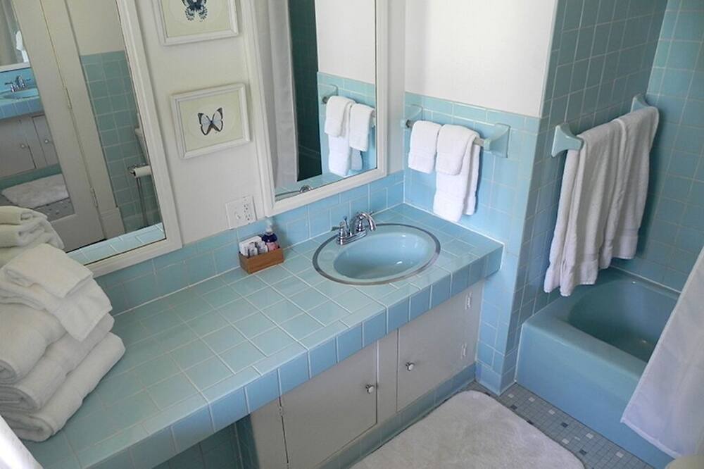 Photo of Bathroom in Leland