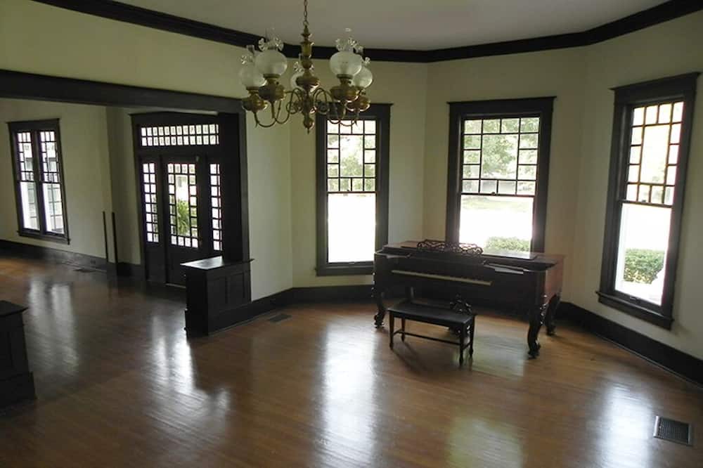 Photo of Bedroom in Leland