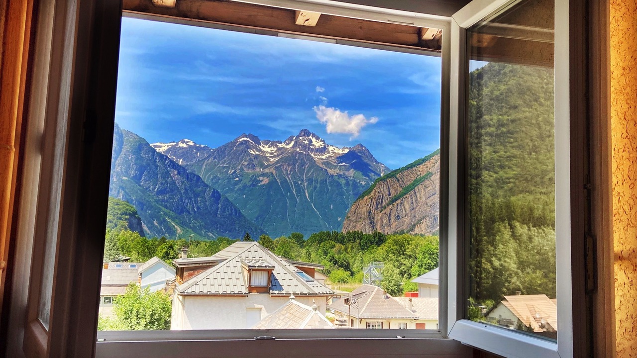 Photo of Bedroom in Le Bourg-d'Oisans