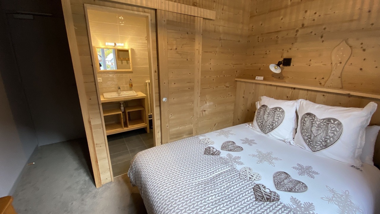 Photo of Bedroom in Le Bourg-d'Oisans