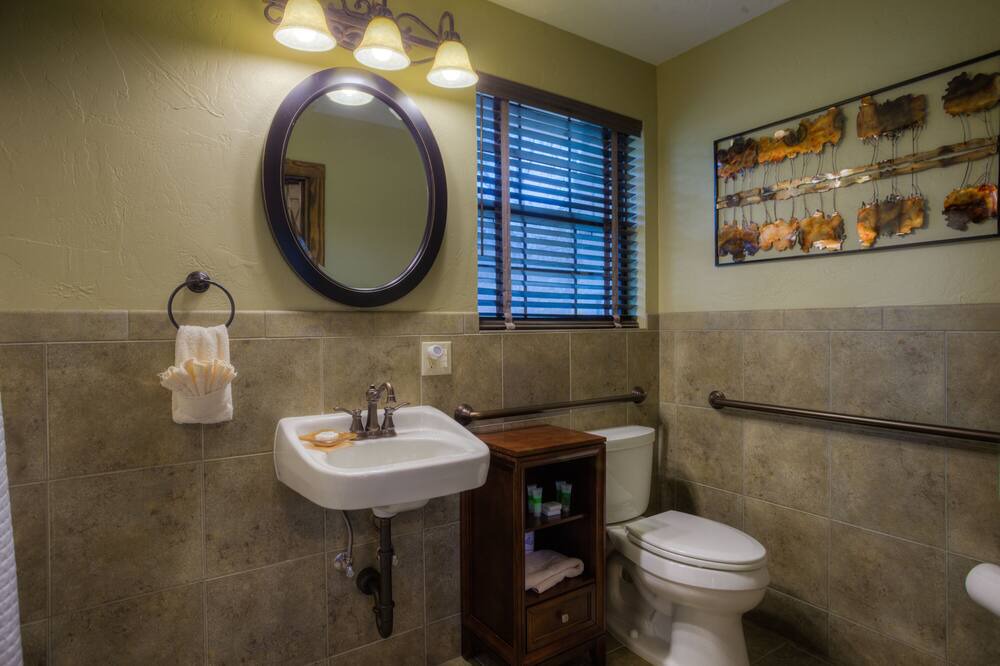 Photo of Bathroom in Hunt