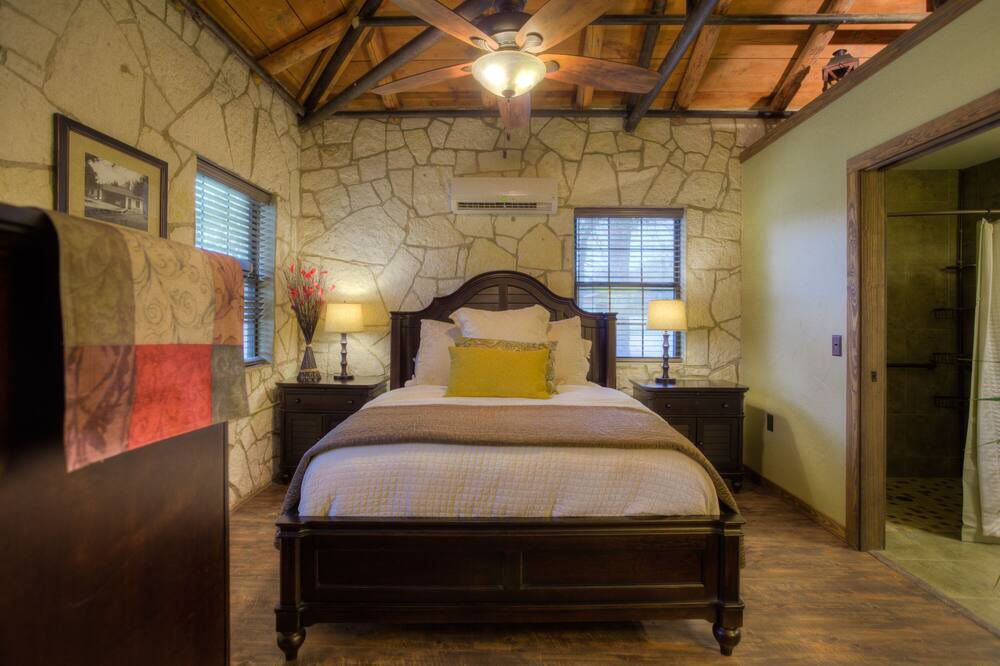 Photo of Bedroom in Hunt