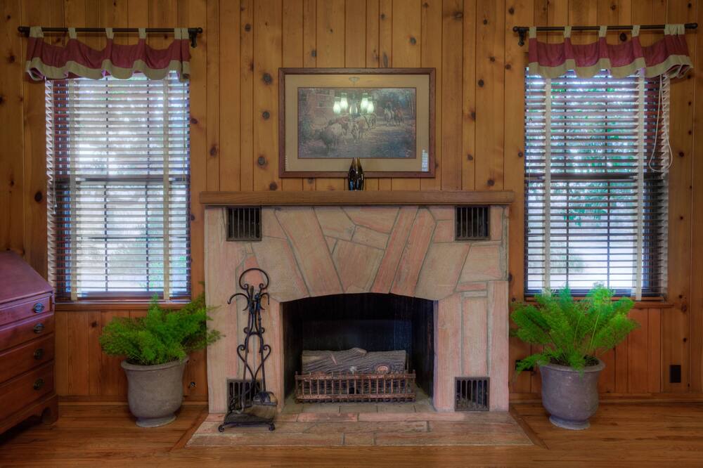 Photo of Livingroom in Hunt