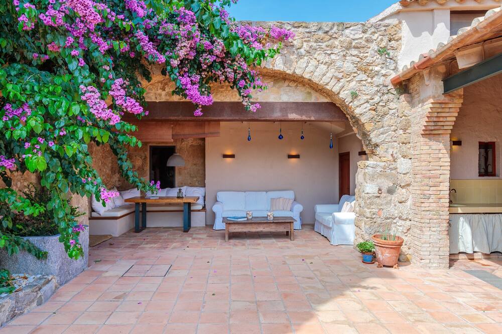 Photo of Patio Balcony in La Tallada d'Emporda