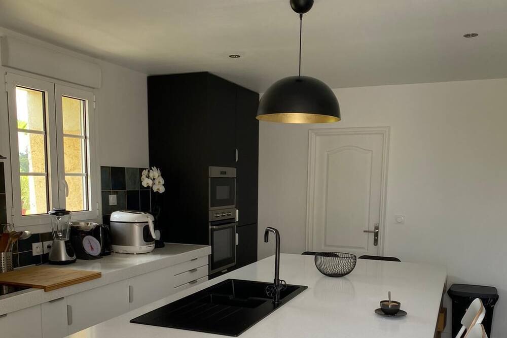 Photo of Kitchen in Saint-Louis-De-Montferrand