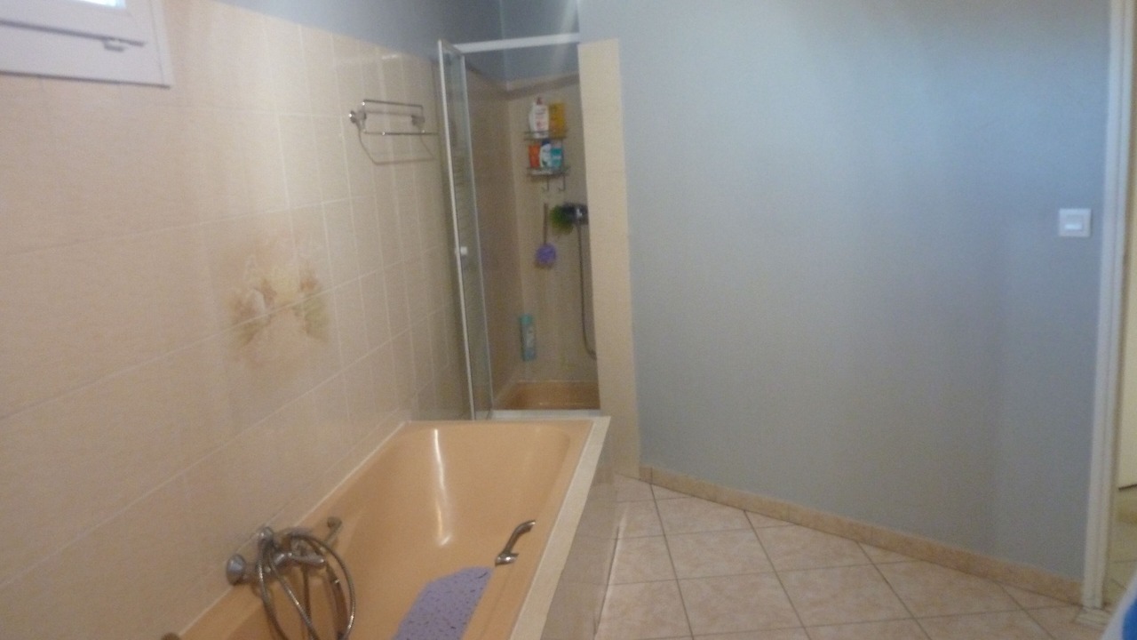 Photo of Bathroom in Teyran