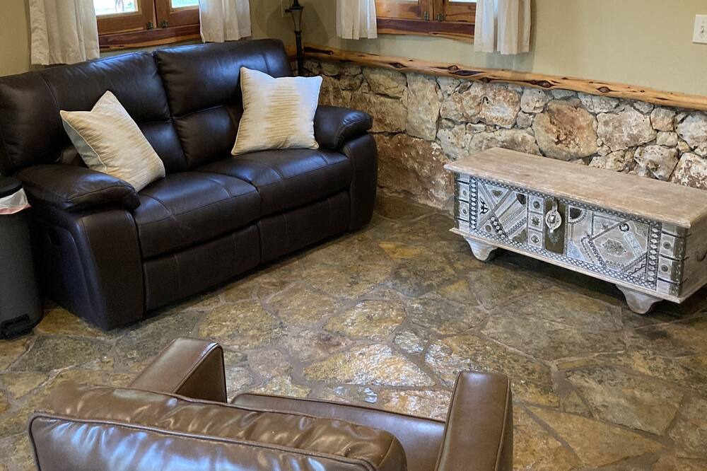 Photo of Livingroom in Round Mountain