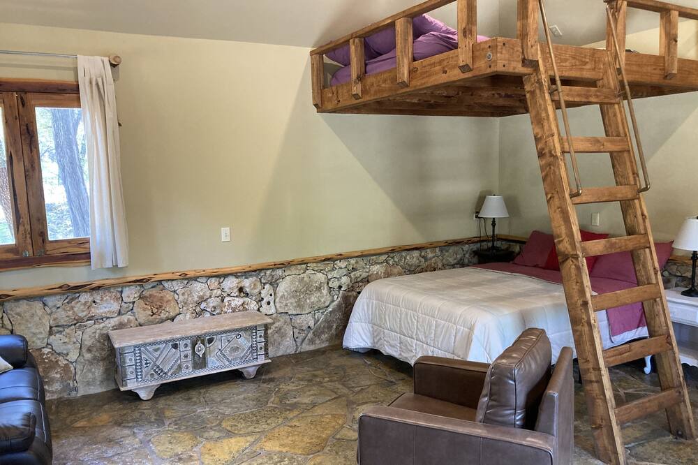 Photo of Bedroom in Round Mountain