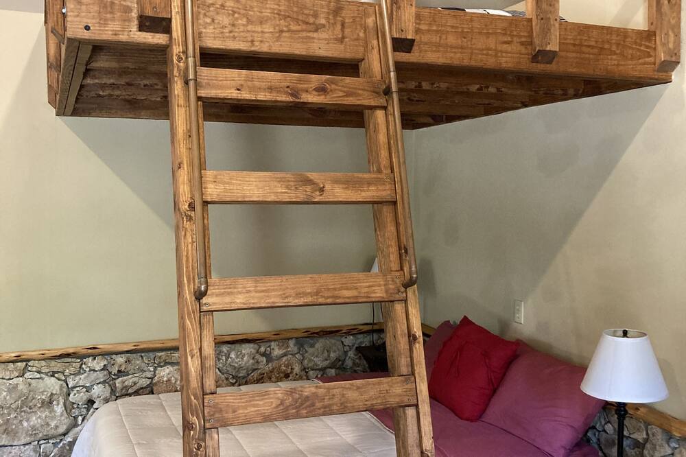 Photo of Bedroom in Round Mountain
