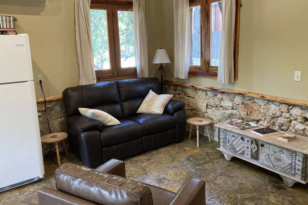Photo of Livingroom in Round Mountain
