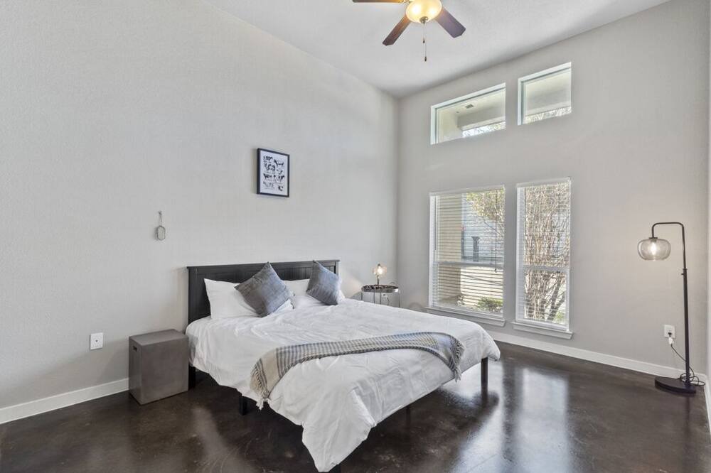 Photo of Bedroom in Fort Worth Cultural District
