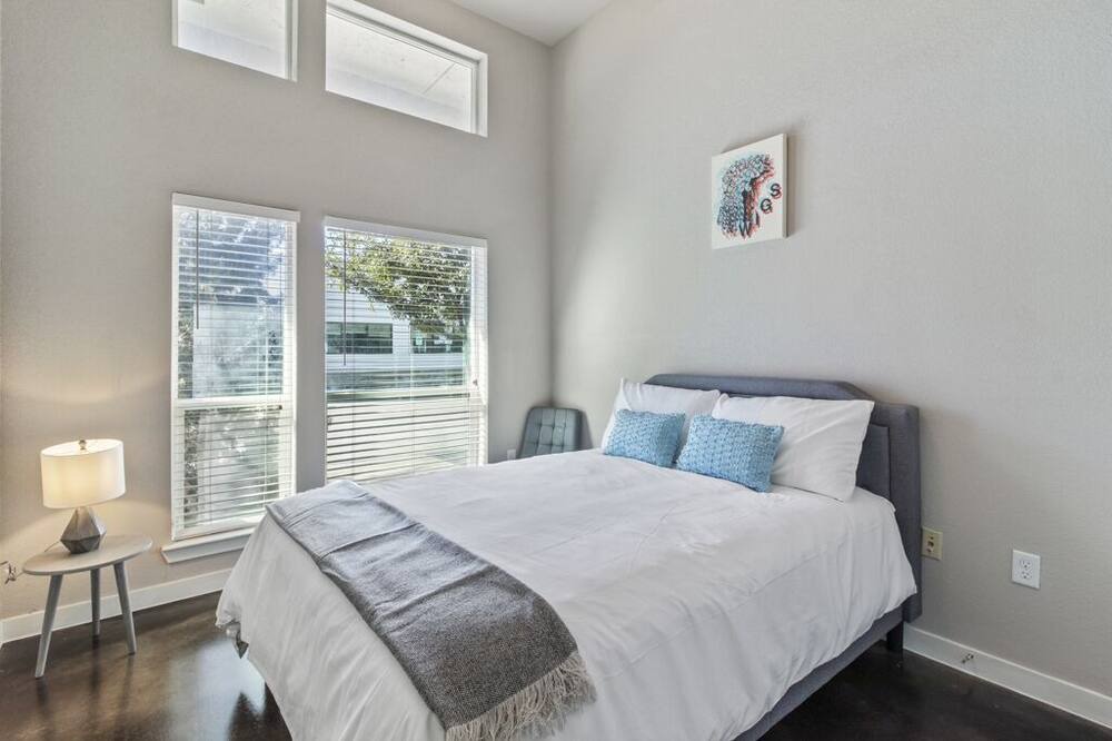 Photo of Bedroom in Fort Worth Cultural District