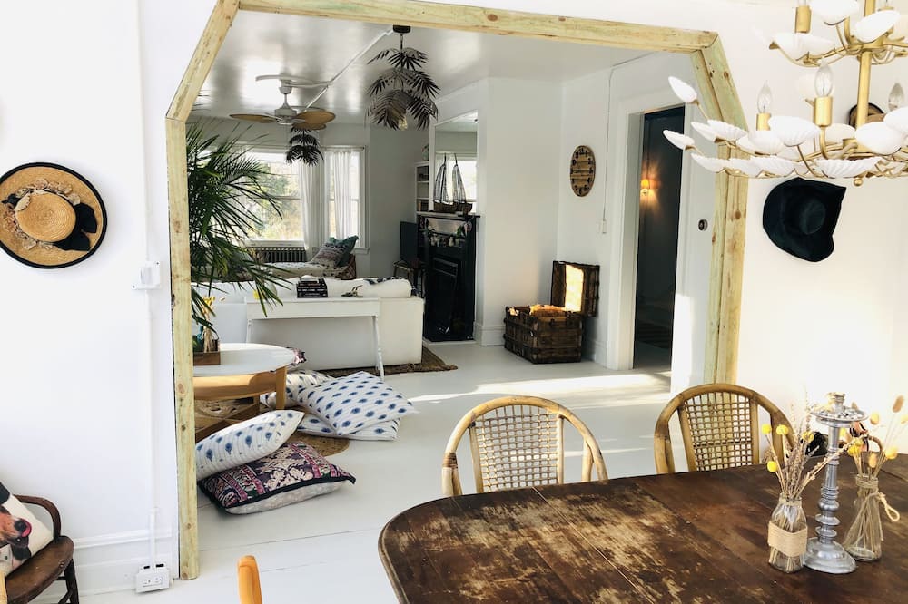 Photo of Livingroom in Bellport