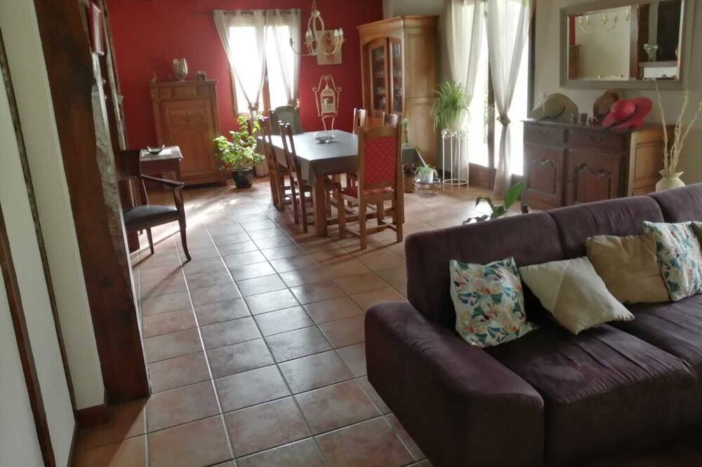 Photo of Livingroom in Sare
