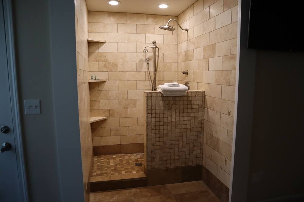 Photo of Bathroom in Rolla
