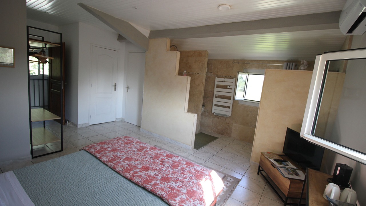 Photo of Others in Saint-Quentin-la-Poterie