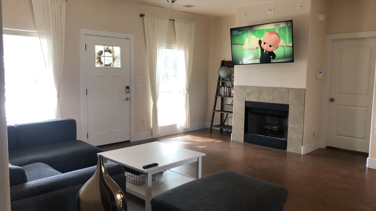 Photo of Livingroom in Hudson Bend