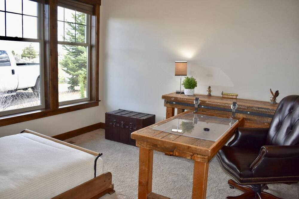 Photo of Bedroom in Powell Butte