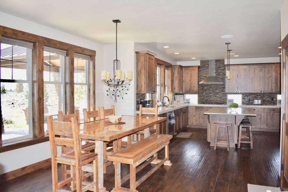 Photo of Kitchen in Powell Butte