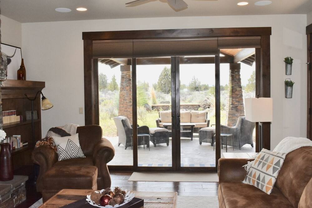 Photo of Livingroom in Powell Butte