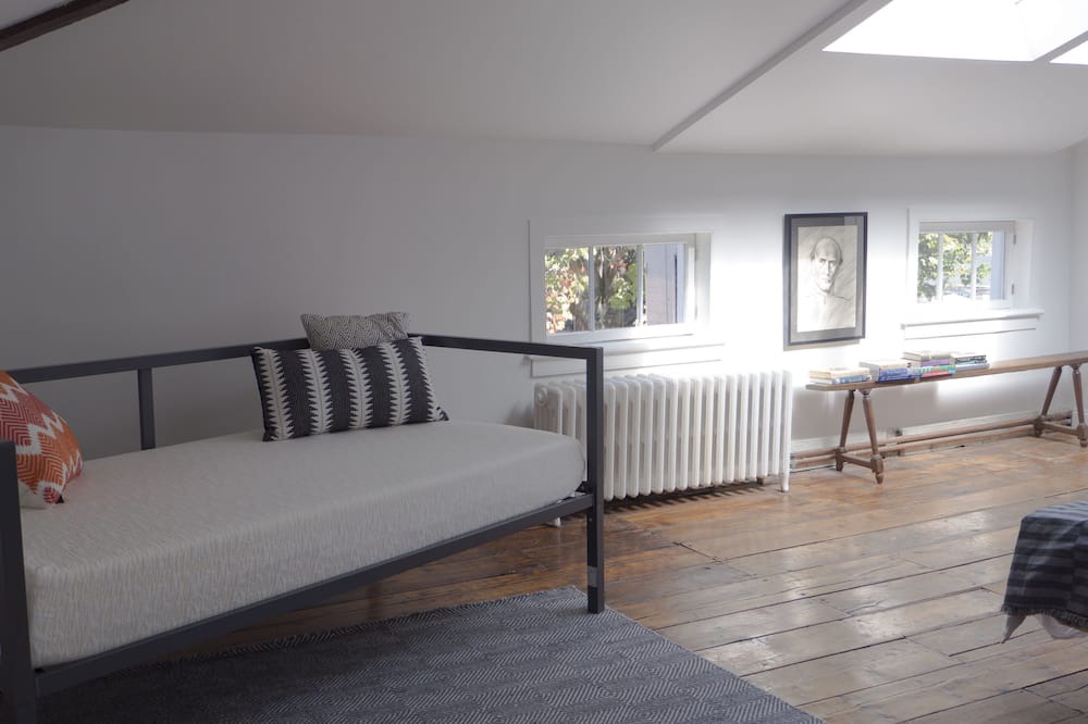 Photo of Others in Connelly