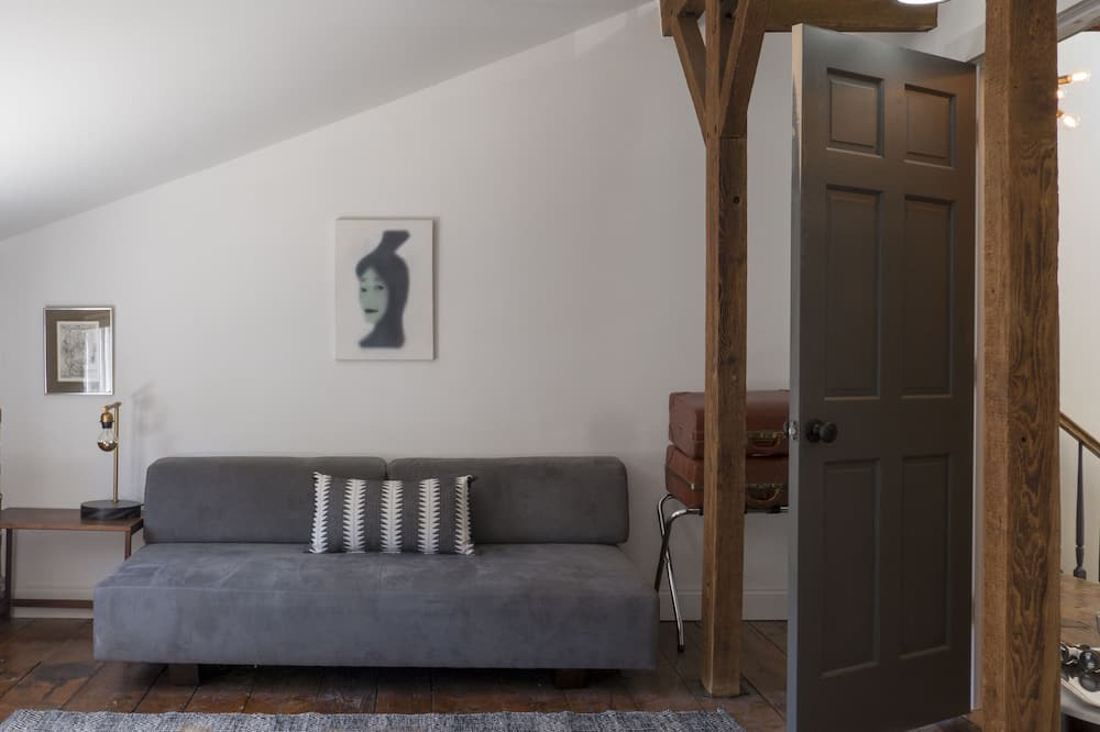 Photo of Others in Connelly