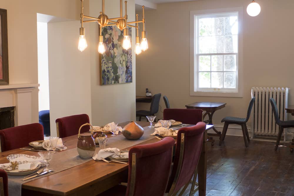 Photo of Bedroom in Connelly