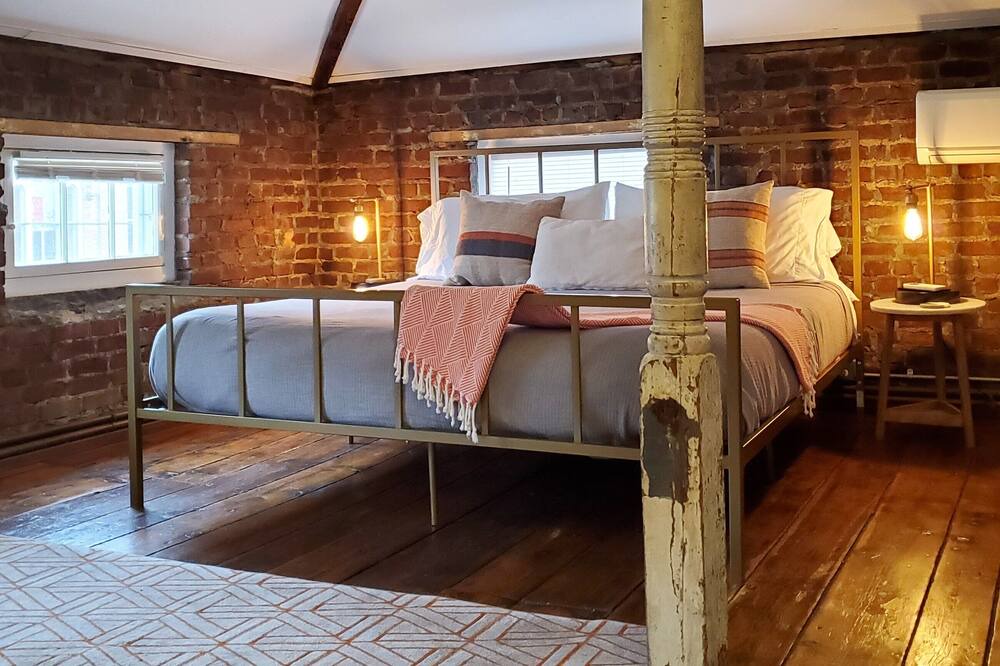 Photo of Others in Connelly