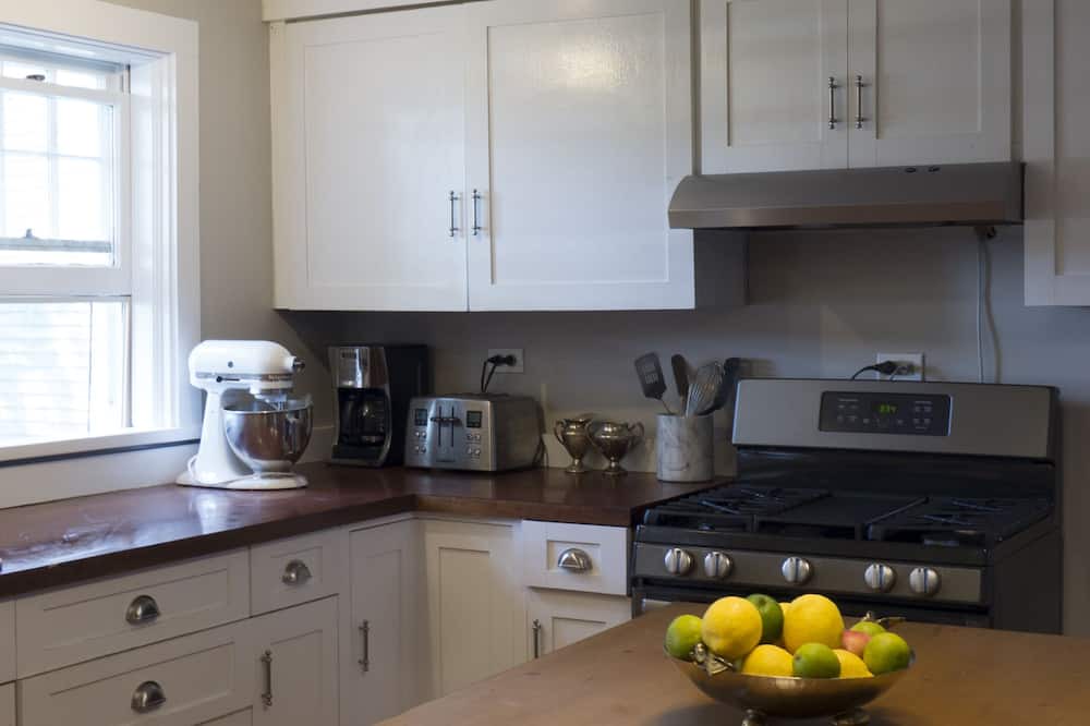 Photo of Others in Connelly