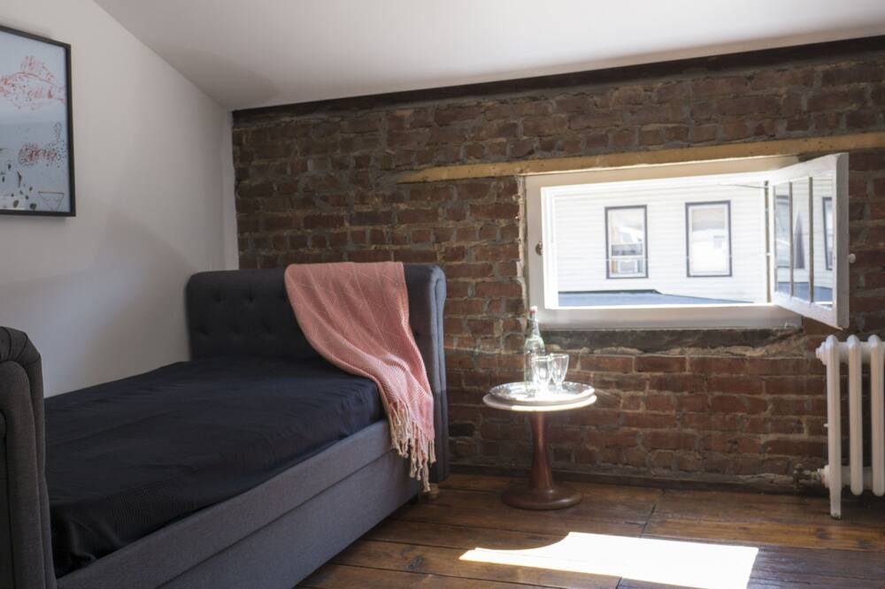 Photo of Others in Connelly