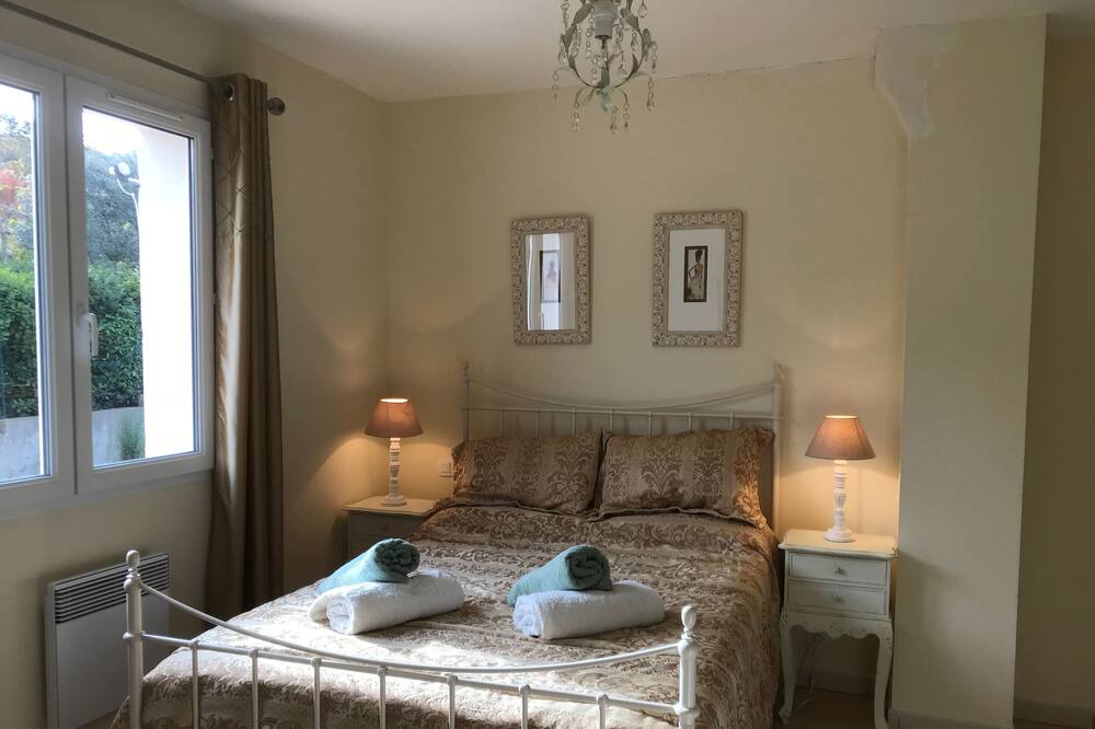 Photo of Bedroom in Limoux