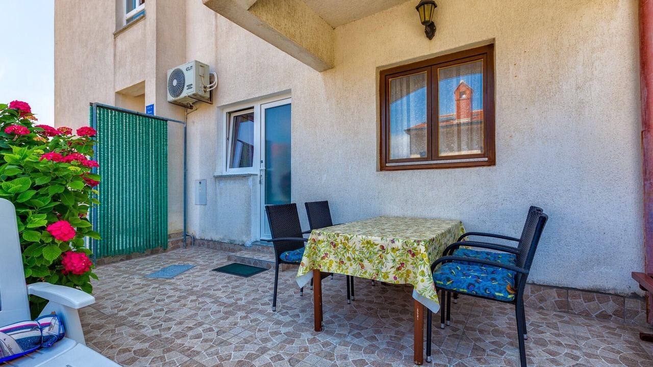 Photo of Outdoor in Cove Murtar